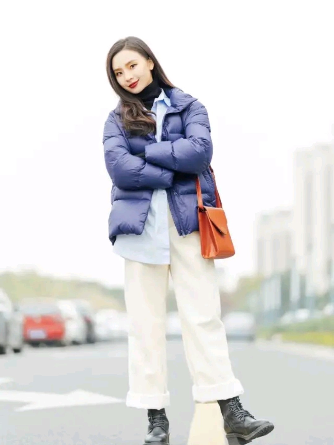 时尚轻薄羽绒服穿搭,保暖与轻盈的艺术