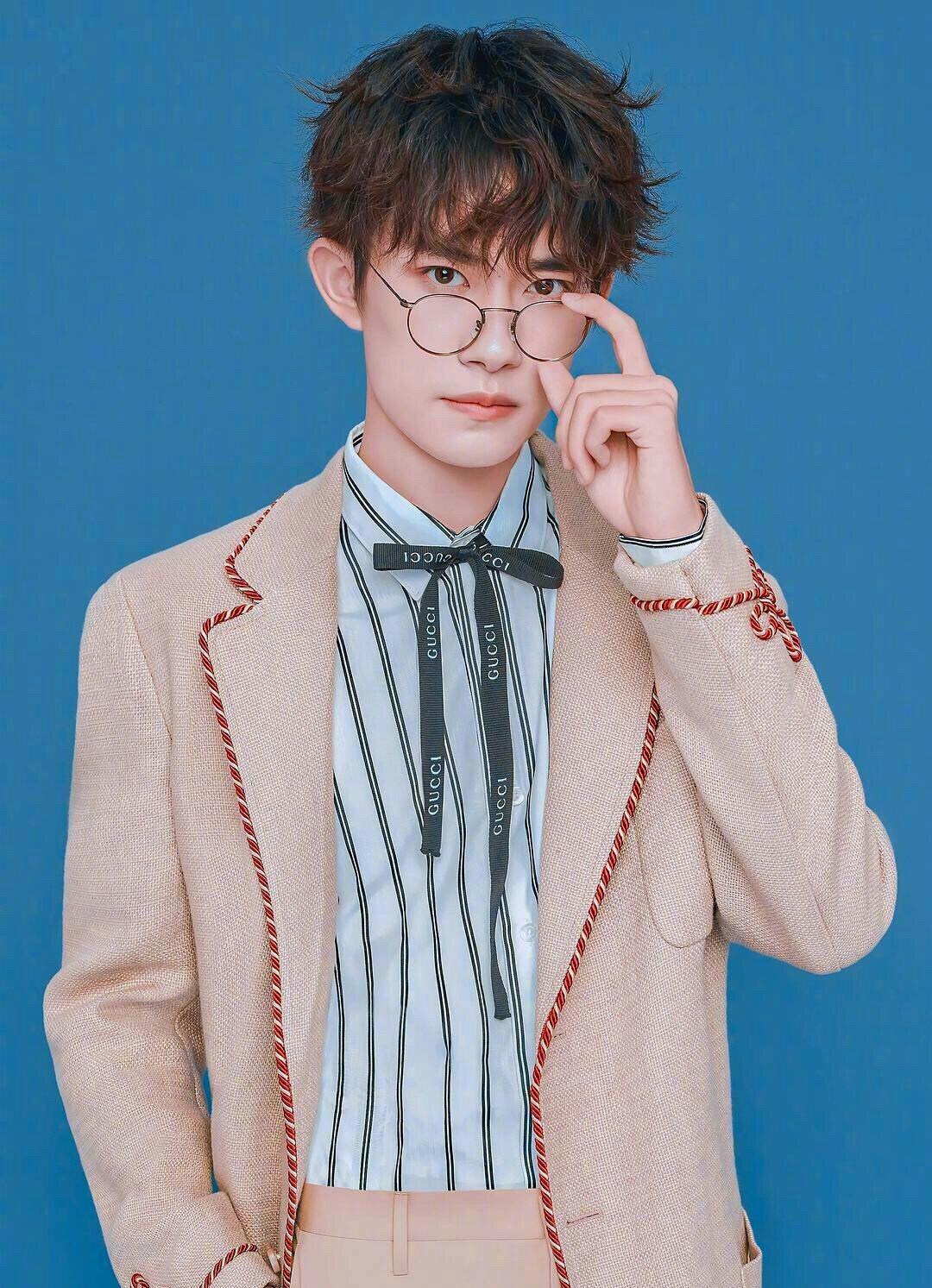 易烊千玺,2018最新图片魅力尽显